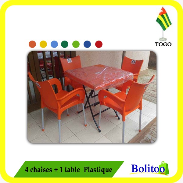 4 Chaises + 1 Table Plastique
